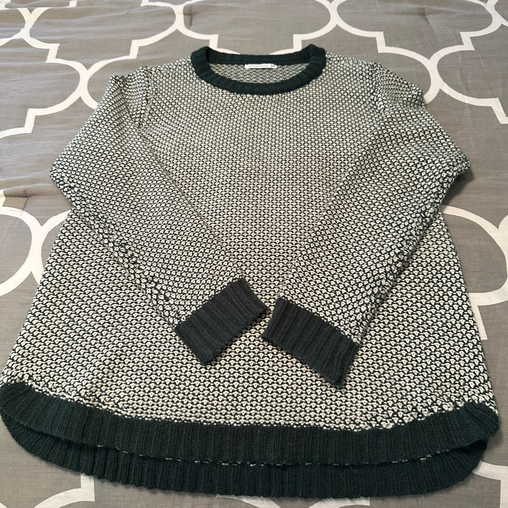 Betsey’s Boutique Green Sweater